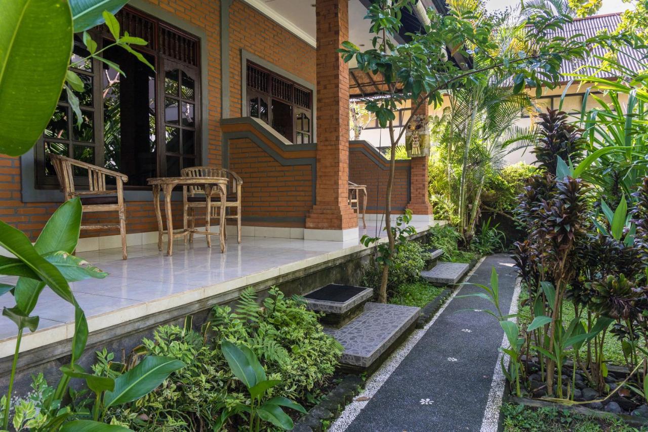 Adi Santia Bungalows Ubud  Exterior photo