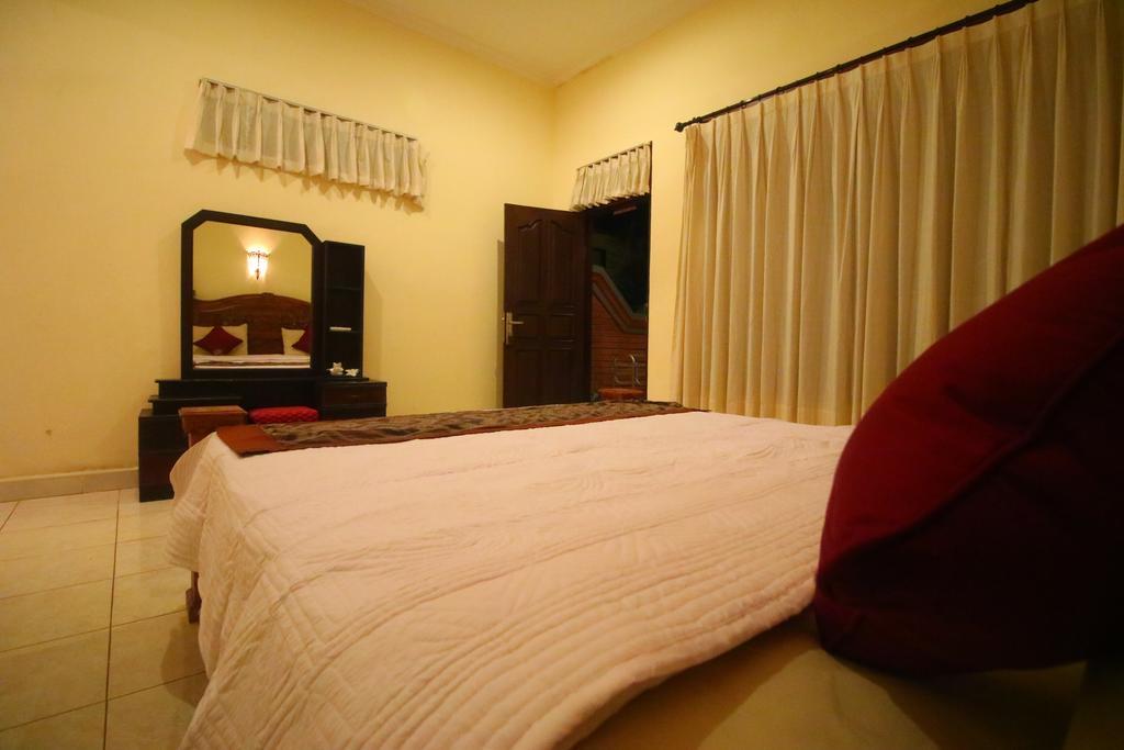 Adi Santia Bungalows Ubud  Exterior photo